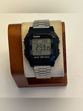 Vintage Casio Wristwatch 3240‎ W-800